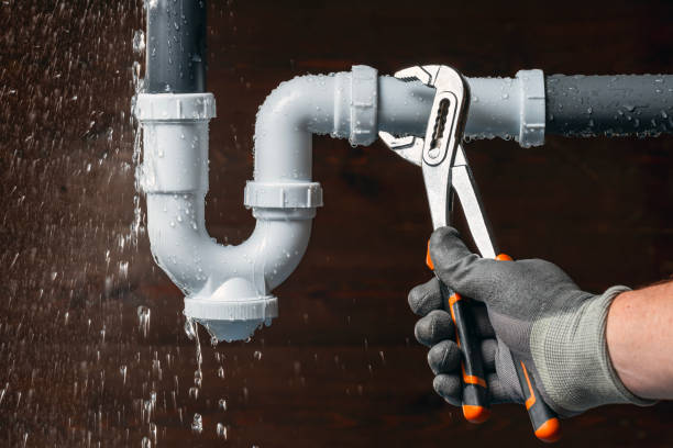 Professional Emergency Plumber technician working in Brookhaven, PA